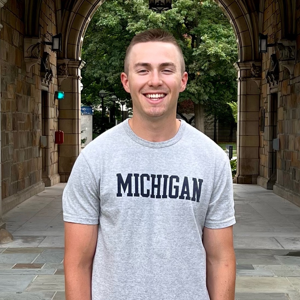 Meet your Posher, Alex